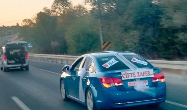 Kütahya'da 30 Ağustos'a özel anlamlı ve güldüren konvoy: "Çifte Zafer"