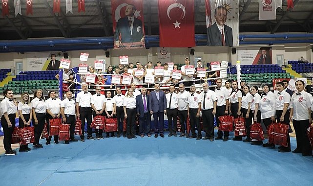 Kütahyalı sporcular Zafer Kupası'nda şampiyon oldu