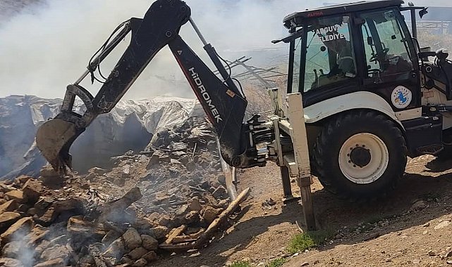Malatya'da ahır yangını: 10 küçükbaş hayvan telef oldu