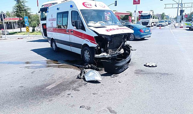 Malatya'da kaza ihbarına giden ambulans kaza yaptı