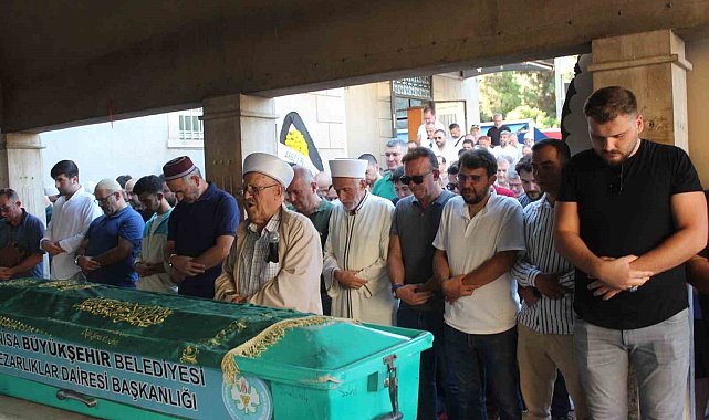Manisa'da imam babanın en acı görevi