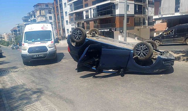 Manisa'da takla atan araçtan burnu bile kanamadan çıktı