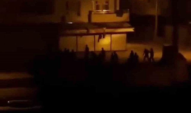 Mardin'de taşlı sopalı kavga cep telefonu kamerasına yansıdı