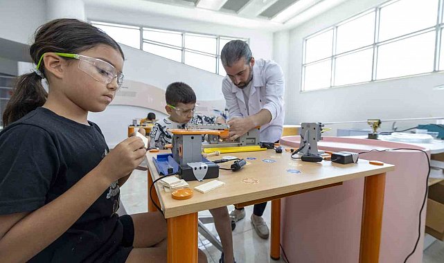 Mercan Bilim Merkezi'nde yaz tatili bilimle geçiyor