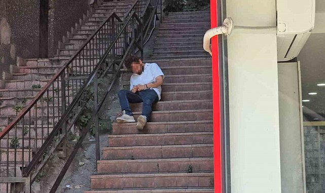 Merdivenlerde baygın bulunan kişi hastaneye kaldırıldı
