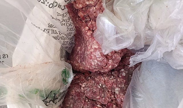 Mersin'de bir markette bozulmuş et ele geçirildi