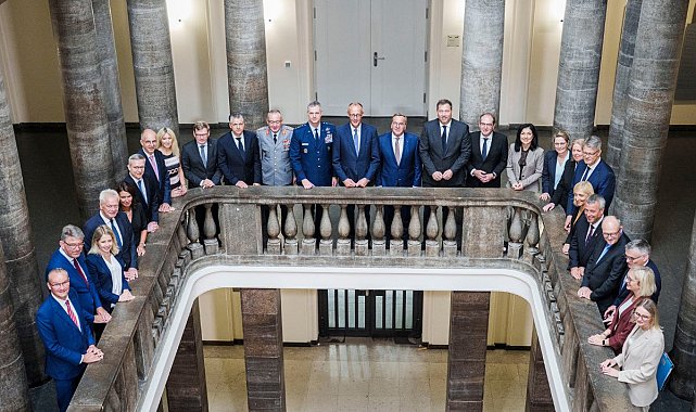 Merz: "Almanya NATO'da en güçlü orduya sahip olması gereken bir ülkedir"