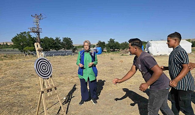 Mevsimlik tarım işçisi çocuklar sinema ve oyun etkinliği ile keyifli zaman geçirdi