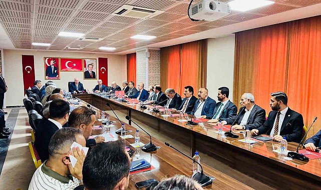 Milli Savunma Bakanı Güler: "Hakkâri, Terörsüz Türkiye'nin simge şehirlerinden biri olacak"