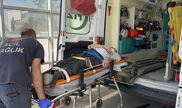 Minibüs yaya çarptı: 1 yaralı