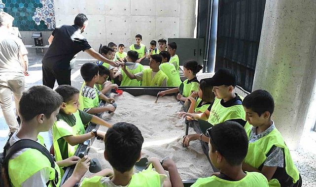 Minik arkeologlar, geçmişin izini sürüyor