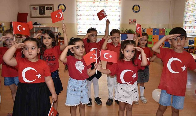 Minik öğrenciler 30 Ağustos Zafer Bayramı'nı coşkuyla kutladı