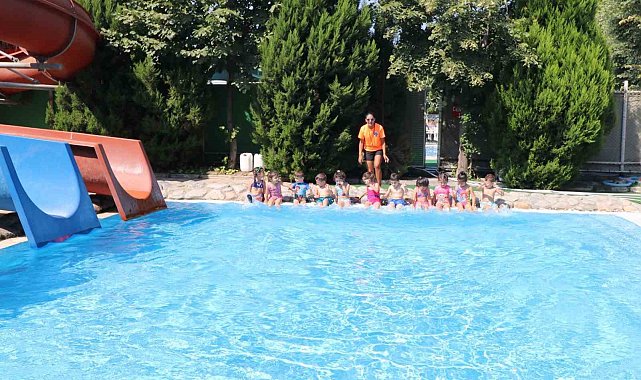 Minikler ilk kez havuz heyecanı yaşadı