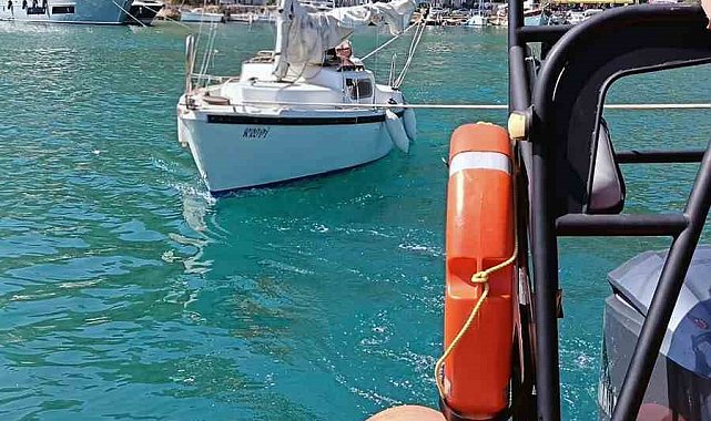 Motor arızası yapan ve sürüklenen yelkenli tekne kurtarıldı