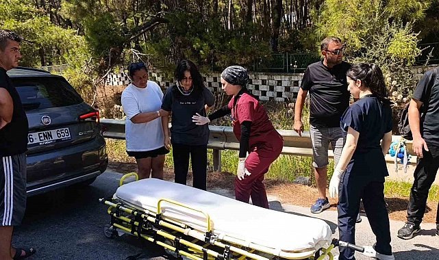 Motosikletle otomobil çarpıştı: 2 yaralı