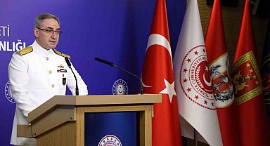 MSB Kaynakları: "Harp Okulları Mezuniyet Töreni Cumhurbaşkanımızın yurt dışına seyahati nedeniyle ortak bir törenle Kara Harp Okulu'nda icra edilecektir"