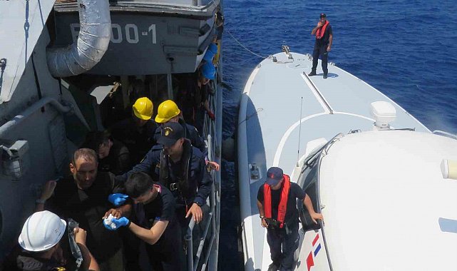 MSB: "TCG Bozcaada karakol gemisi, mavi vatanda Gökdeniz-01 isimli teknenin yardım çağrısına yetişti"