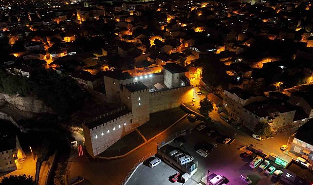 Müzeler geceleri de ziyarete açık