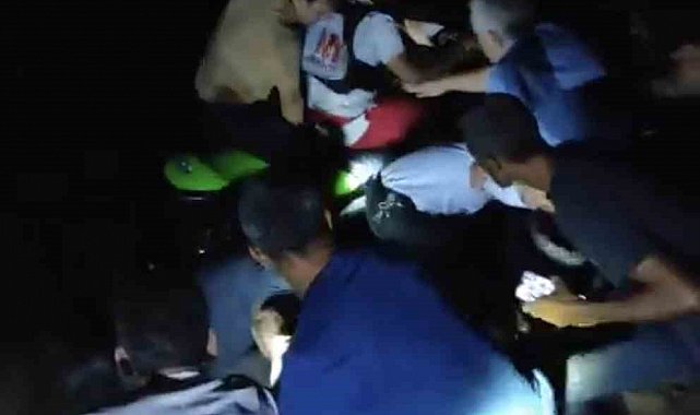 Nehirde mahsur kalan 5 kişi kurtarıldı