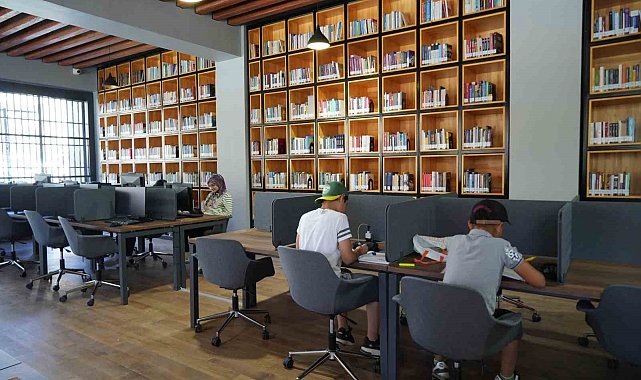 Niğde'de Yaşar Kaplan Kütüphanesi ve Dr. Müzeyyen Toker Kadın Yaşam Merkezi açıldı