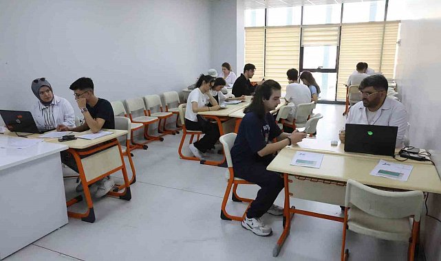 Öğrenciler en doğru tercihi uzman eğitimcilerle birlikte veriyor