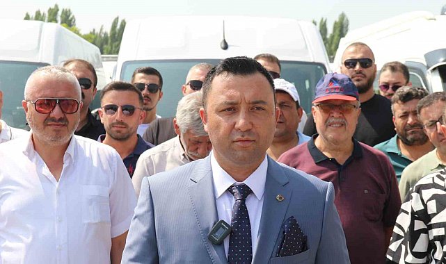 Onlarca üye servis araçları ile Ünal'a desteğe geldi