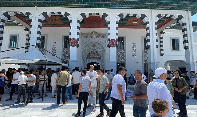 Osmaniye Cebelibereket Şehitlik Camii cuma namazıyla açıldı