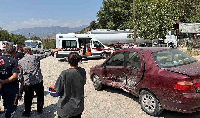 Osmaniye'de otomobillerin çarpıştığı kazada 3 kişi yaralandı