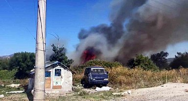 Otluk ve ağaçlık alanda çıkan yangın paniğe sebep oldu