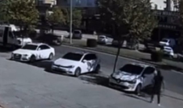 Otomobilin çarptığı 12 yaşındaki çocuk 5 günlük yaşam mücadelesini kaybetti: Feci kaza kamerada