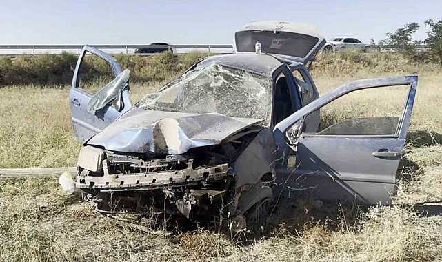 Otomobilin hurdaya döndüğü kazadan küçük sıyrıklarla kurtuldu