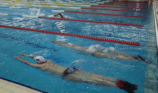 Özel Sporcular Yüzme Milli Takımı Sakarya'da kamp yapıyor