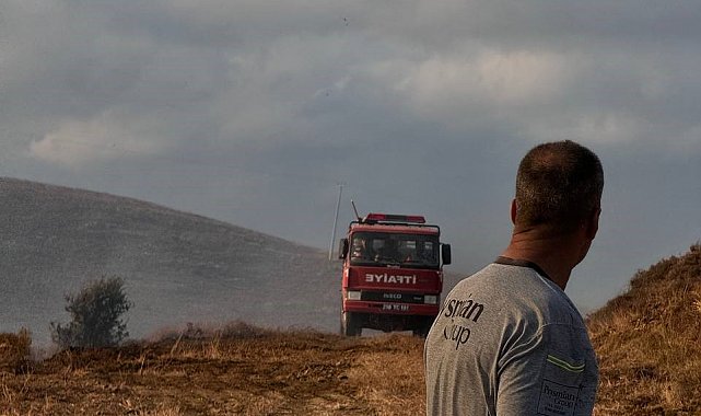 Paşalimanı Adası'nda sabah saatlerinde başlayan yangın rüzgarın etkisi ile yayıldı