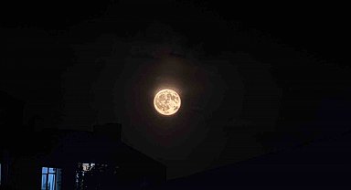 Patnos'ta "Süper Ay" Gökyüzünü Aydınlattı