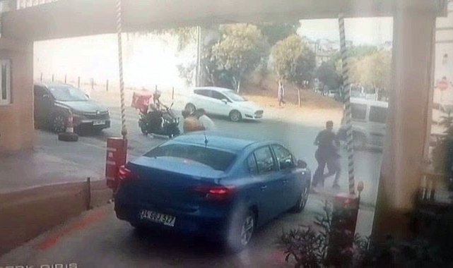 Pendik'te sokak ortasında kavga: Kadın bıçakla saldırdı