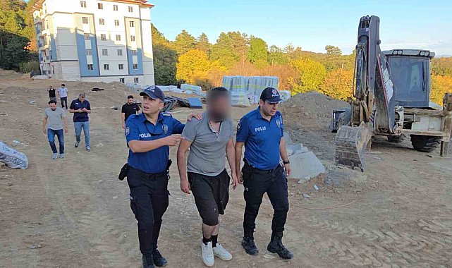 Polisin ikna ettiği şahıs çatıdan indi