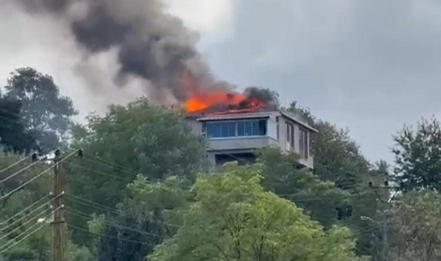 Rize'de çatı yangını korkuttu