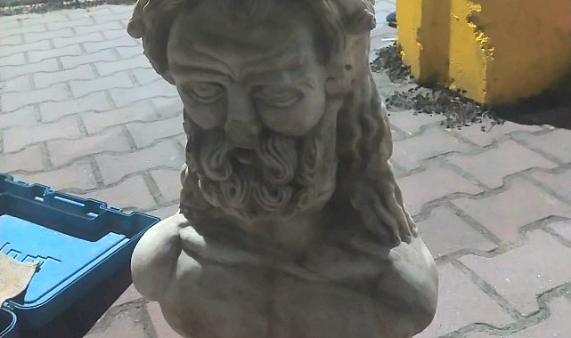 Roma ve Bizans dönemine ait heykeller ele geçirildi