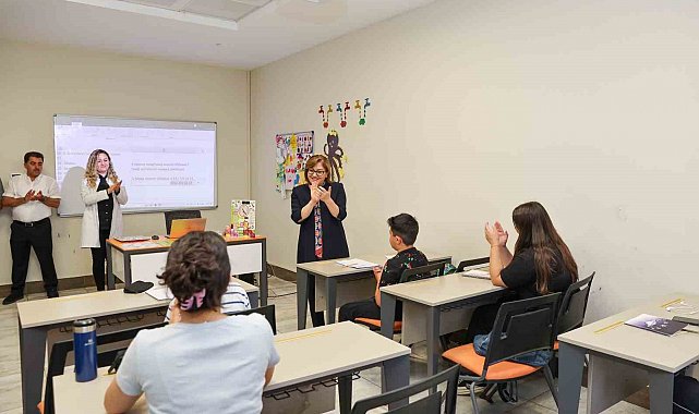 Şahin, GASMEK'te eğitim alan öğrencilerin yeteneklerini ilgiyle izledi