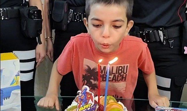 Şanlıurfa'da yunus polislerinden hasta çocuğa doğum günü sürprizi