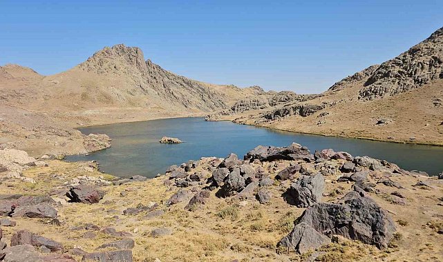 Sat Gölleri doğa tutkunlarını hayran bırakıyor