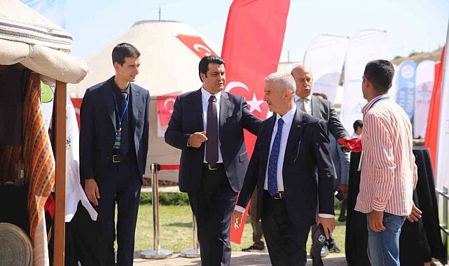 Şehitkamil Belediyesi Ahlat'ta yerini aldı