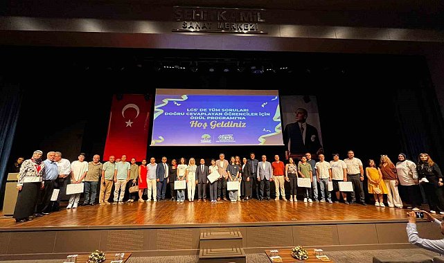 Şehitkamil'in Türkiye birincilerine dizüstü bilgisayar