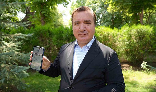 Şehri gençlerle birlikte yönetiyor!