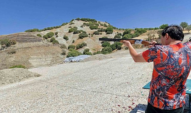 Selendi'de trap atışları nefes kesti