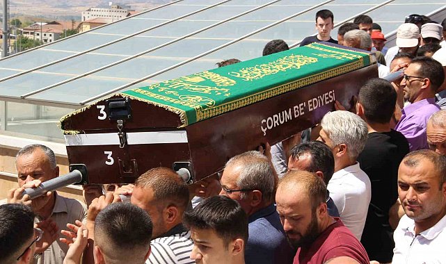 Serinlemek için girdiği denizde boğulan genç toprağa verildi