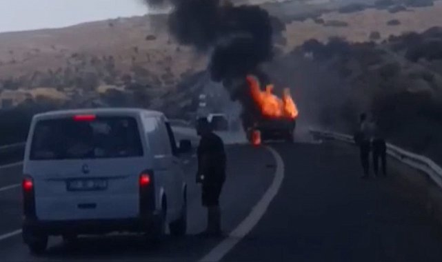 Seyir halindeki kamyonet alev topuna döndü: 1 yaralı