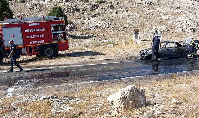 Seyir halindeki otomobil alev alev yandı