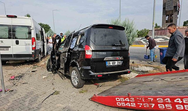 Sındırgı'da trafik kazası: 4 yaralı