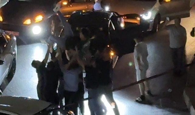 Şişli'de asker konvoyu trafiği felç etti, o anlar kamerada